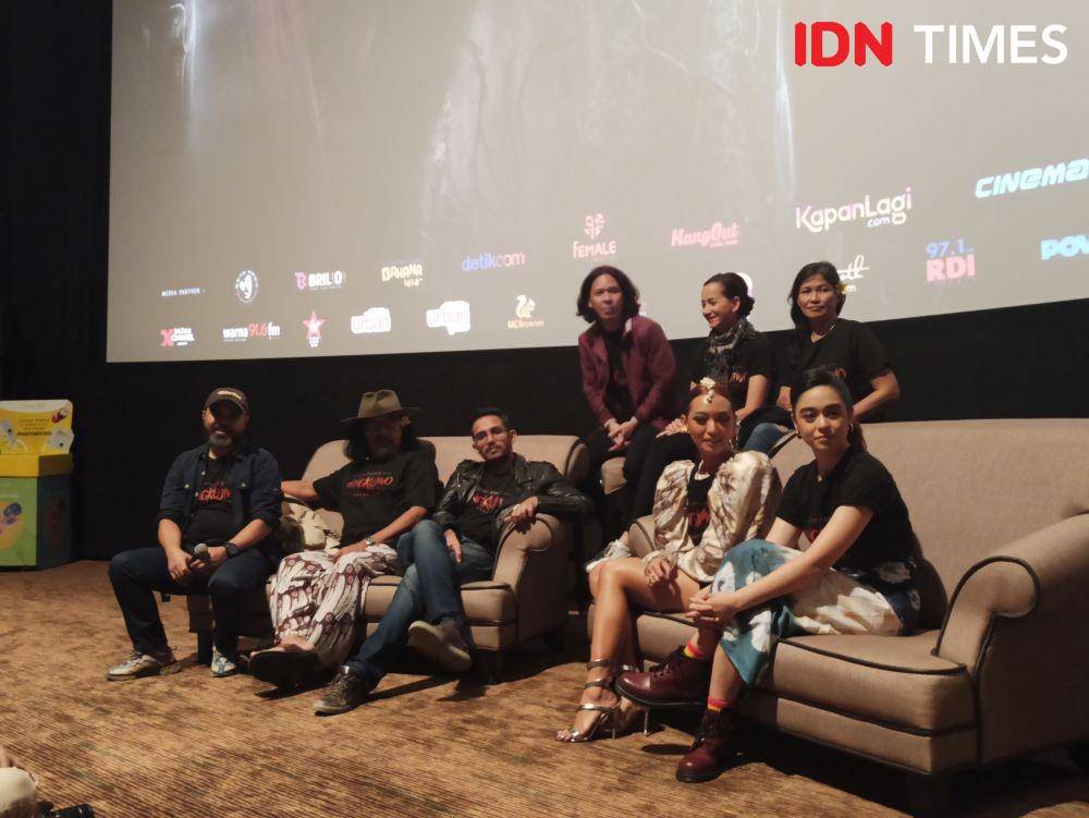 Jajaran pemain, produser, dan sutradara saat screening dan preskon film Mangkujiwo di Epicentrum, Jakarta, pada Jumat (24/1). IDN Times/Erfah Nanda