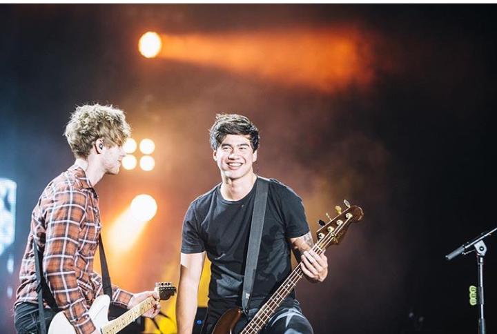 Genap 24 tahun, Ini 10 Potret Perjalanan Karier Calum Hood 5SOS