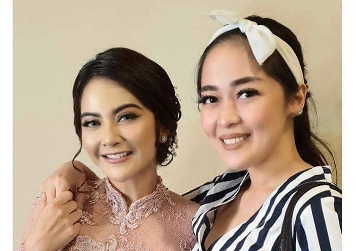 9 Detail Makeup dan Kebaya Lamaran Tiwi eks T2, Nuansanya Soft Pink