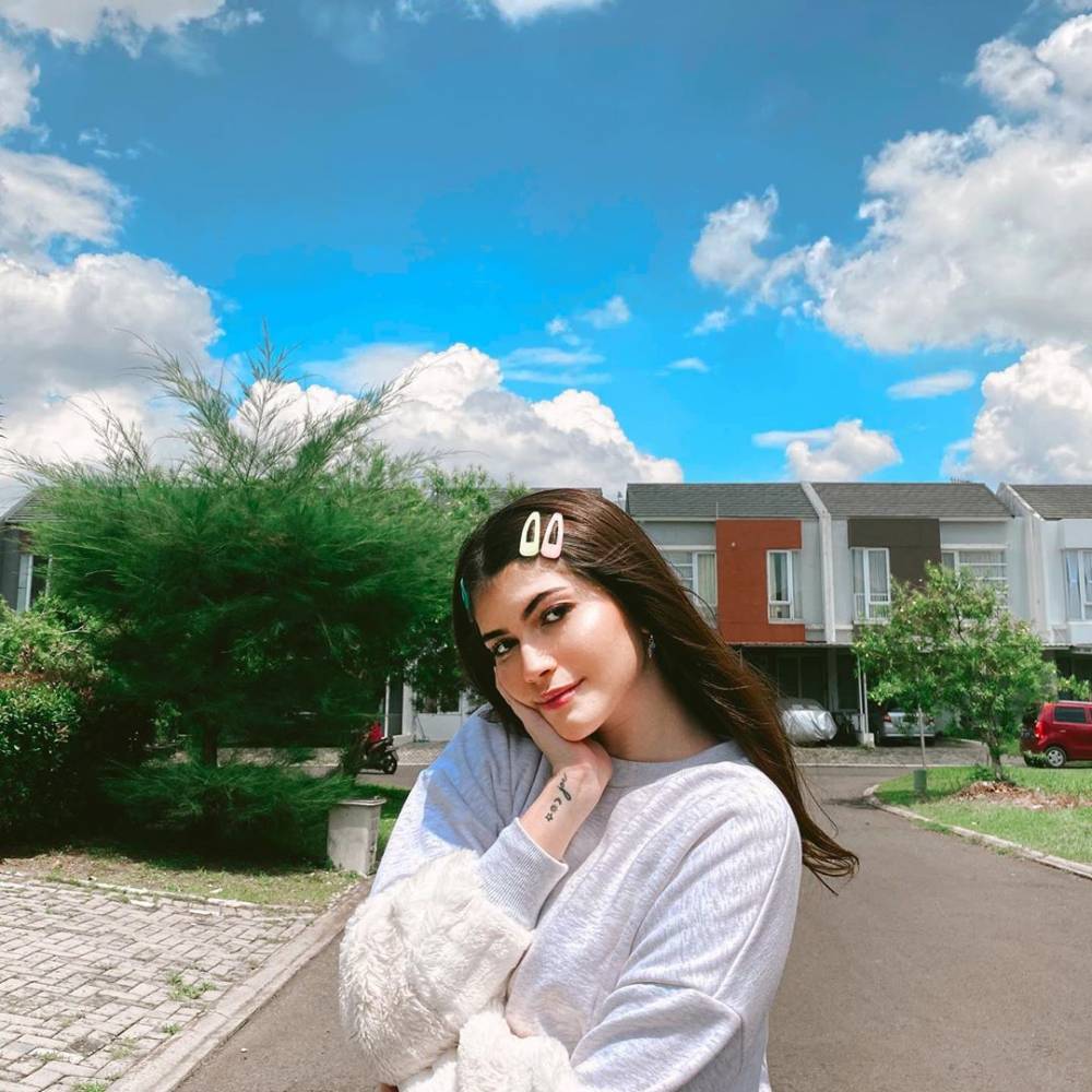 Instagram.com/agathavalerie