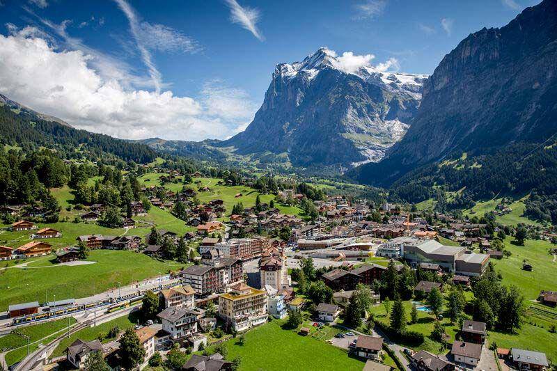 https://holidaystoswitzerland.com/