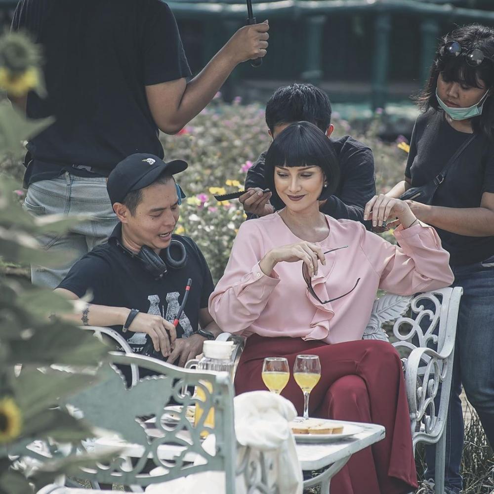 Sudah 46 Tahun, 10 Potret Karina Suwandi yang Makin Eksis Main Film