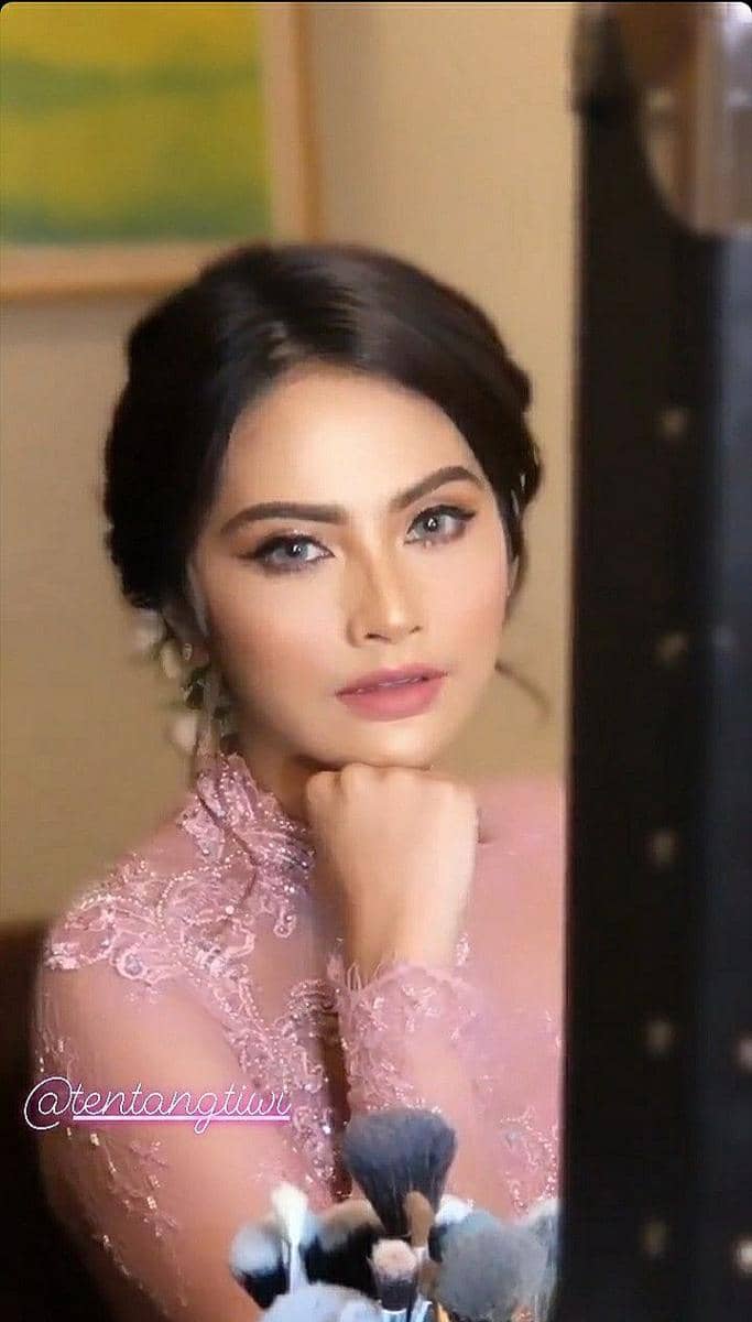 Instagram.com/makeupbyalland