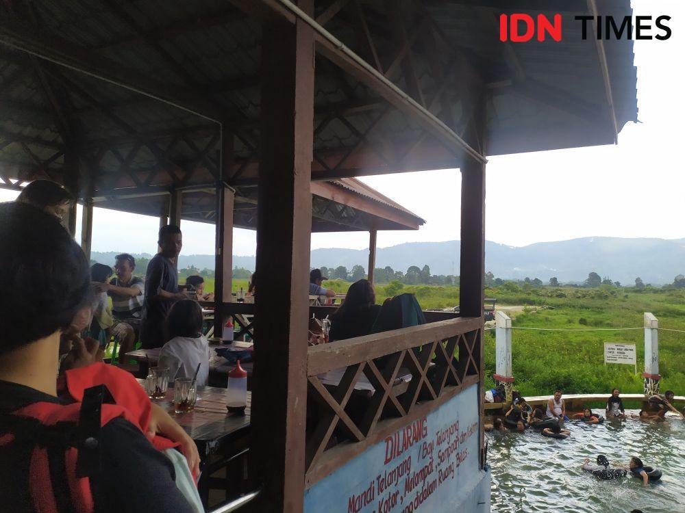 Pemandian Air Soda Tarutung (IDN Times/Masdalena Napitupulu)