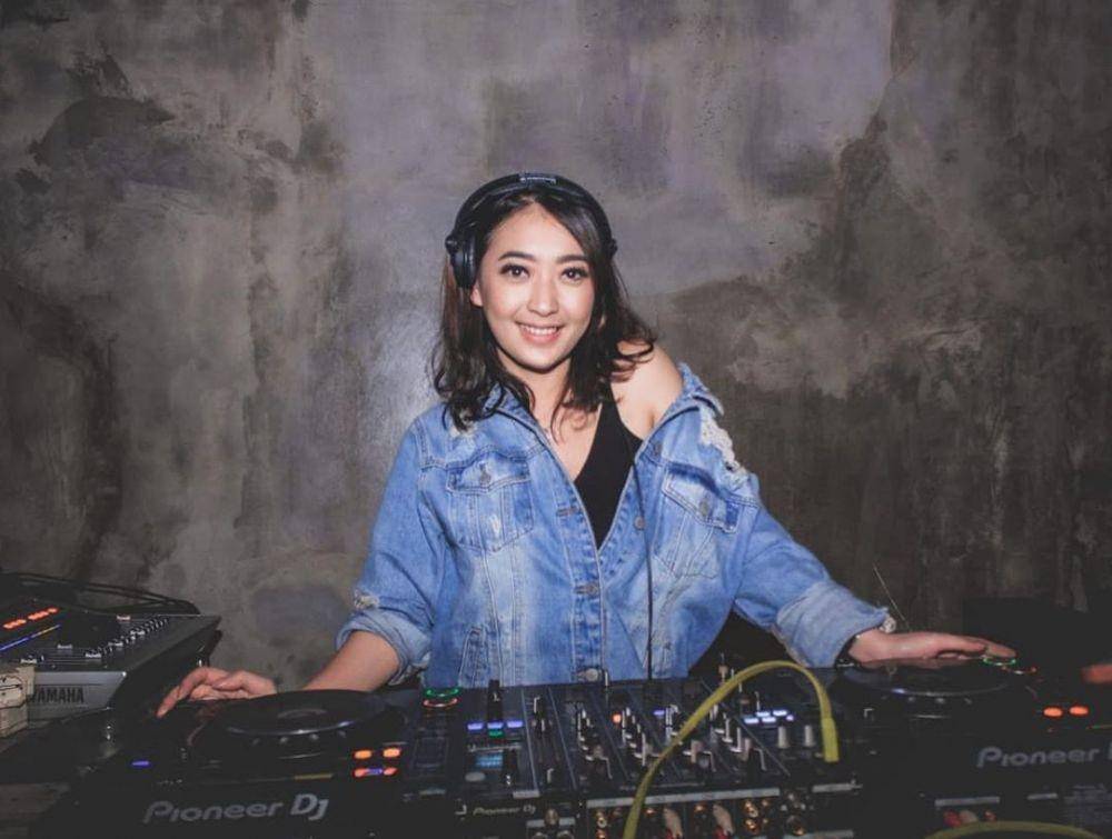 instagram.com/dj.pixiee