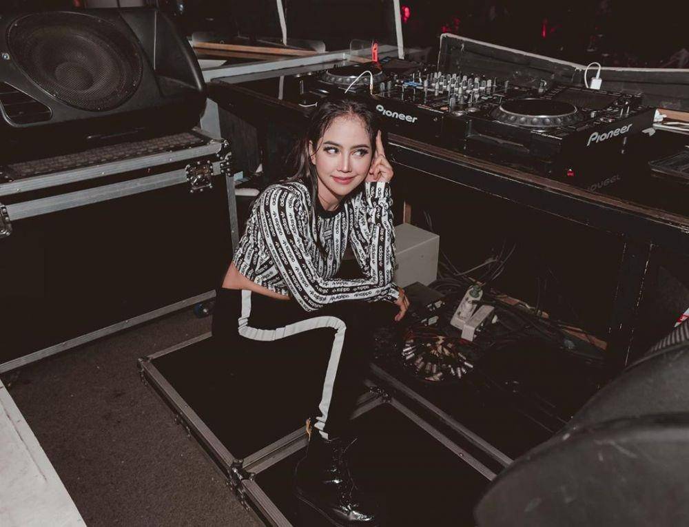 instagram.com/dj.joana