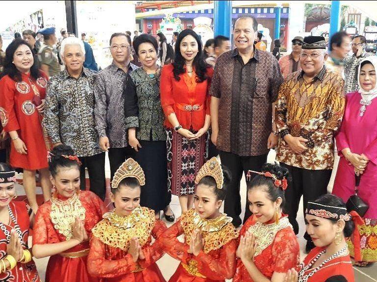 instagram.com/anita_chairultanjung