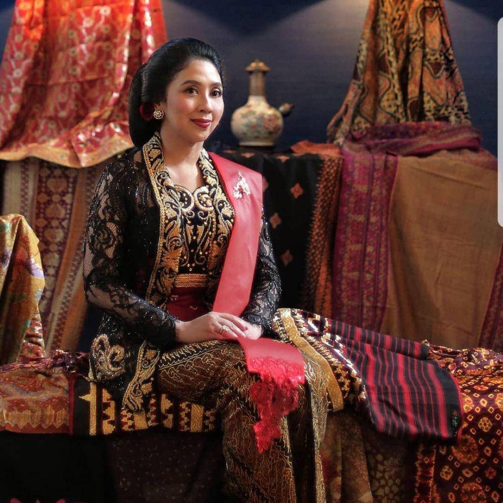 instagram.com/anita_chairultanjung