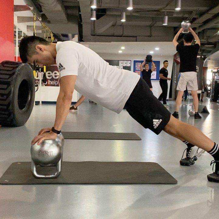 instagram.com/doncoates