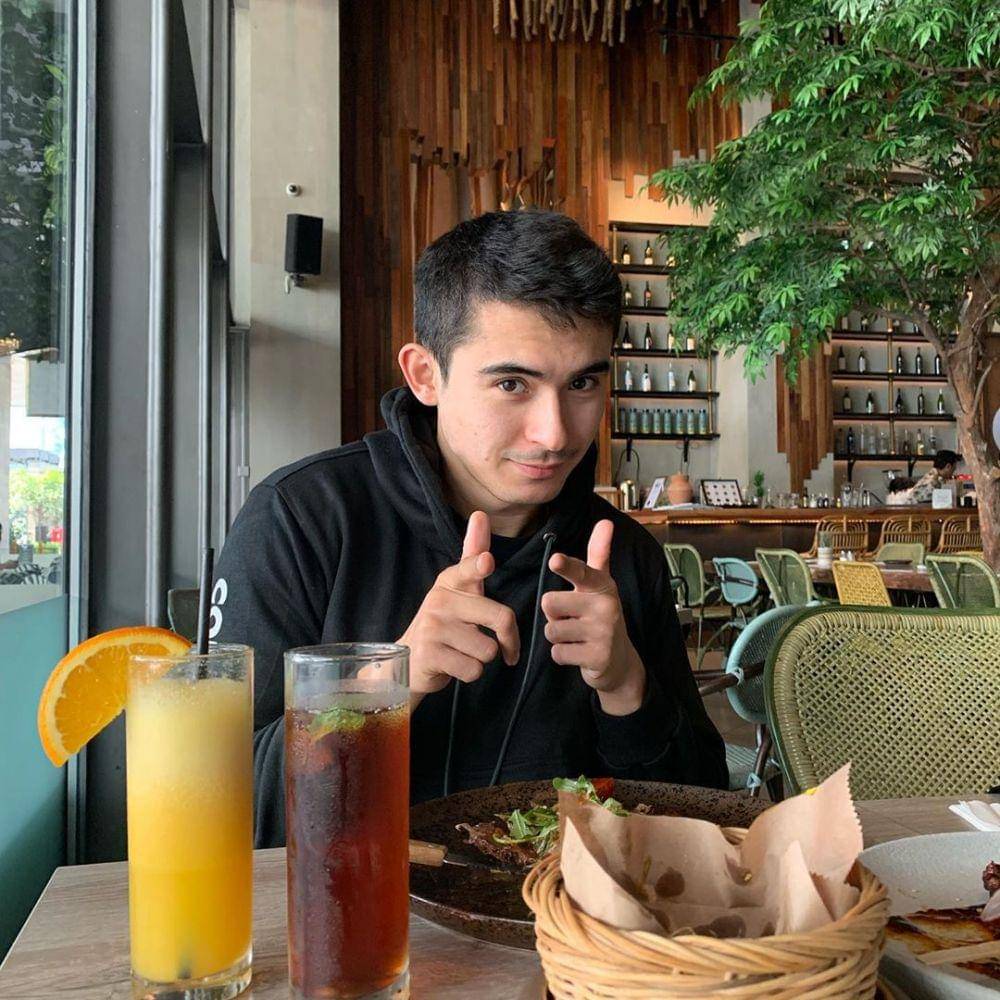 instagram.com/doncoates