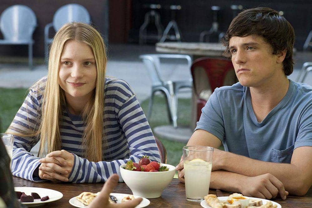 5 Hal Menyenangkan yang Cuma Dirasakan Anak Kedua, Setuju Gak?