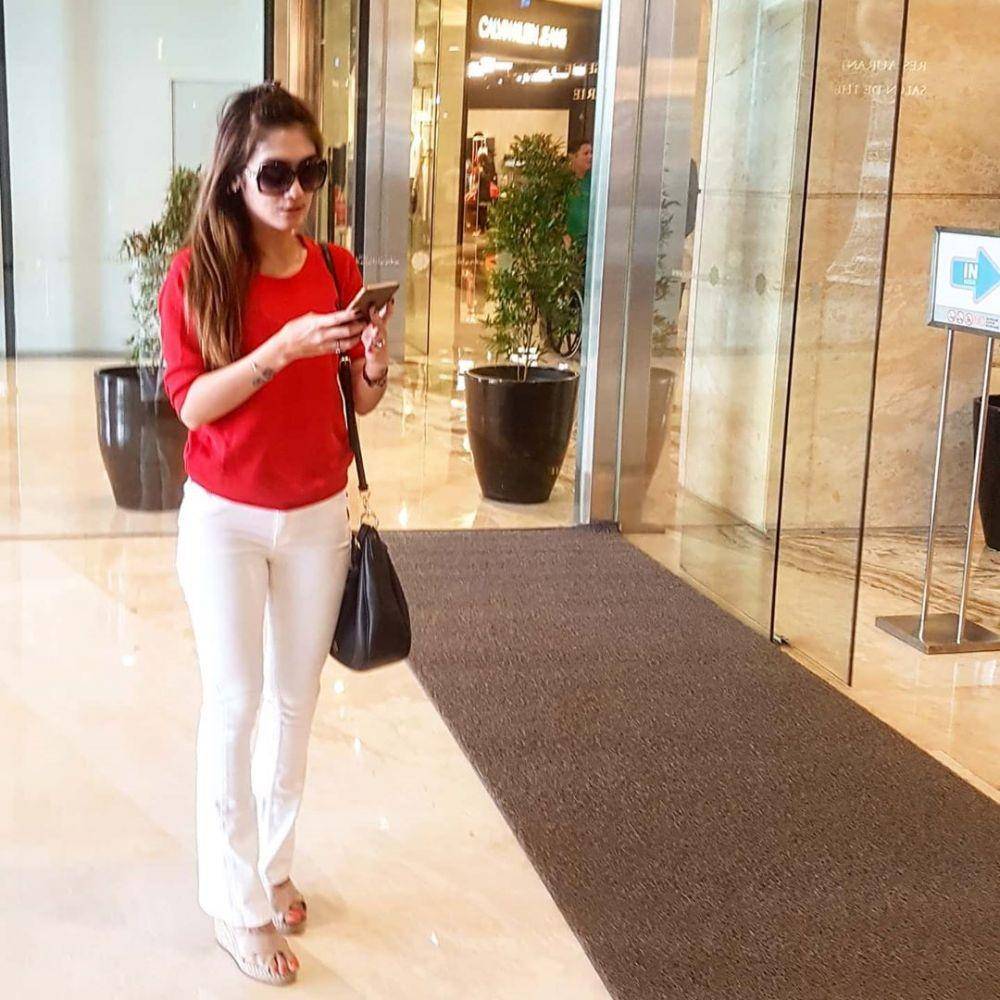 instagram.com/dhe2re_mariska