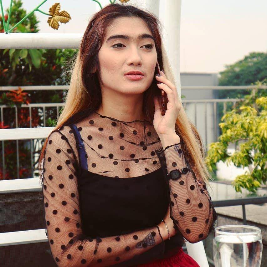instagram.com/dhe2re_mariska