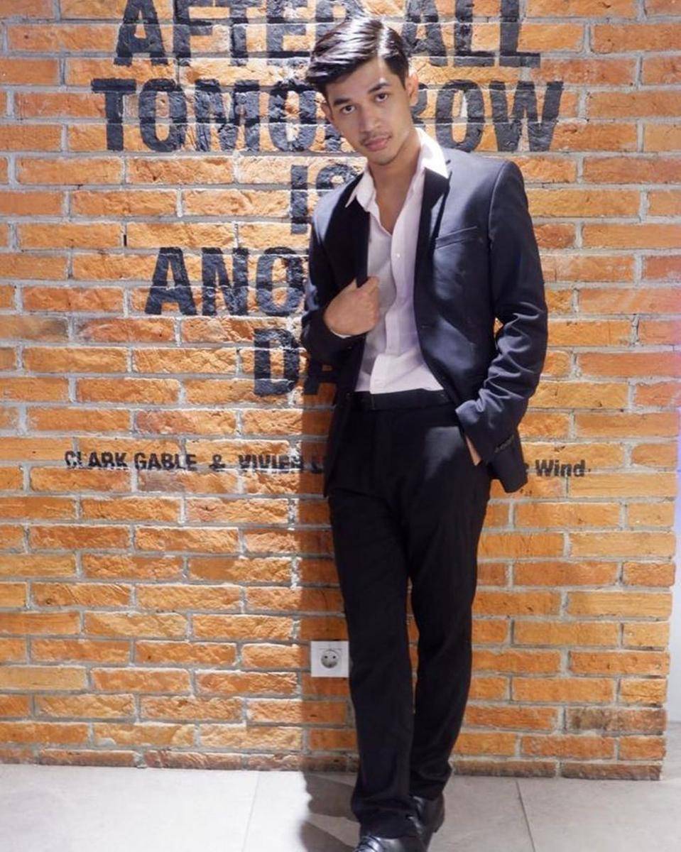 Instagram.com/deboys13/