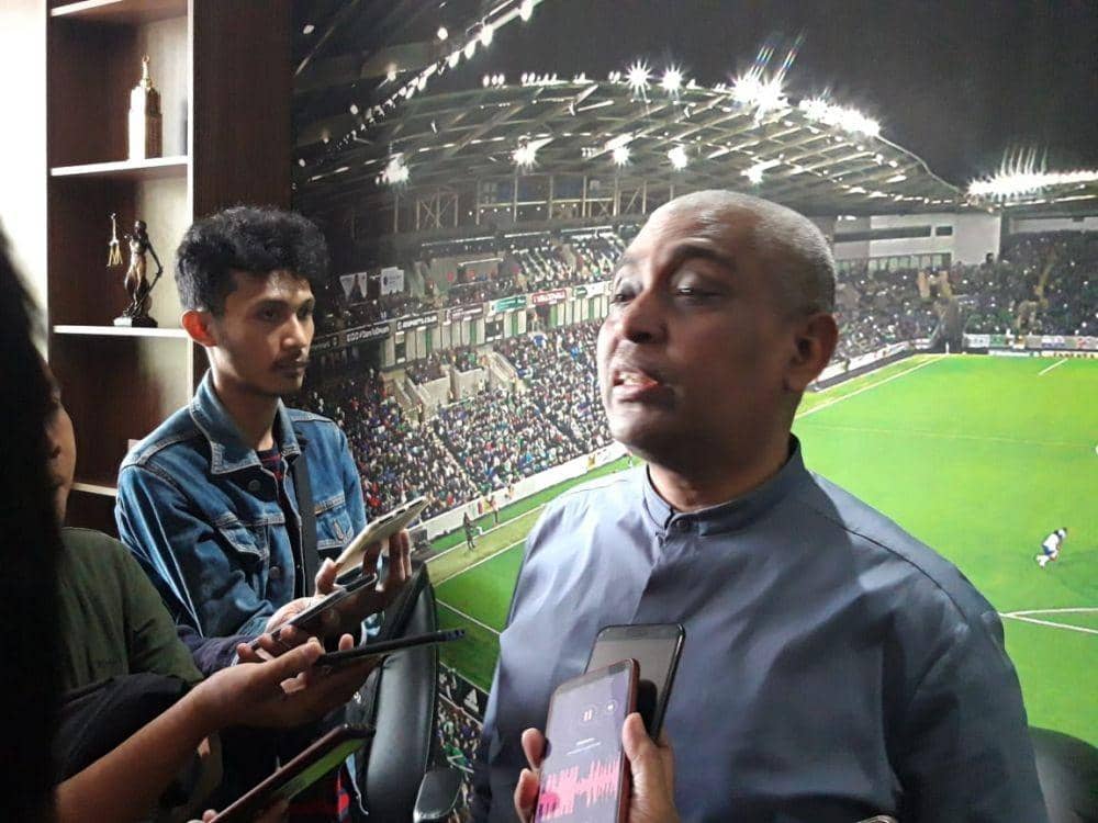 Ketua Asprov PSSI Jatim Ahmad Riyadh saat konferensi pers di Kantor PSSI Jatim, Jumat (31/1). Dok Istimewa