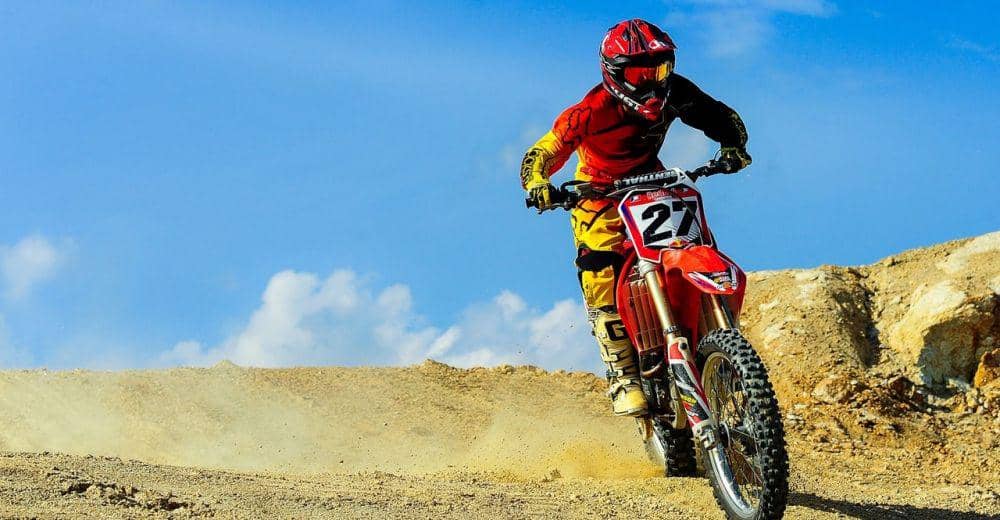 Baru Pertama Kali Naik Motor? 5 Hal Ini Tidak Boleh Kamu Lupakan Lho!