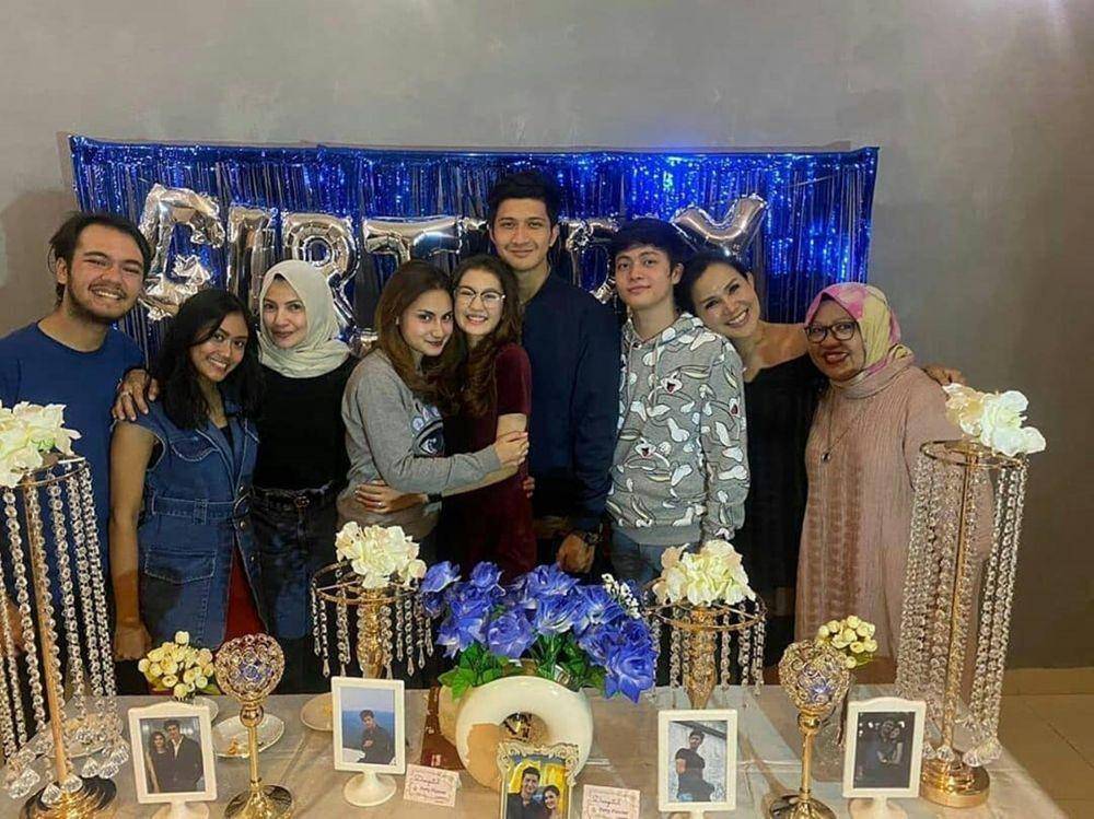 Instagram.com/adzoners_ofc/