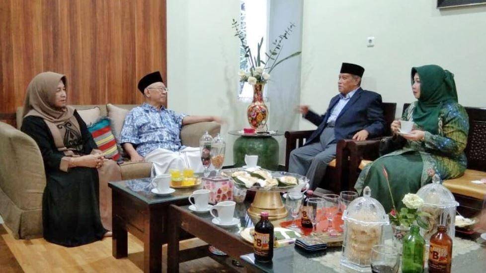 (Said Aqil bersilaturahmi ke Gus Sholah di Pesantren Tebuireng) Twitter Irfan Wahid