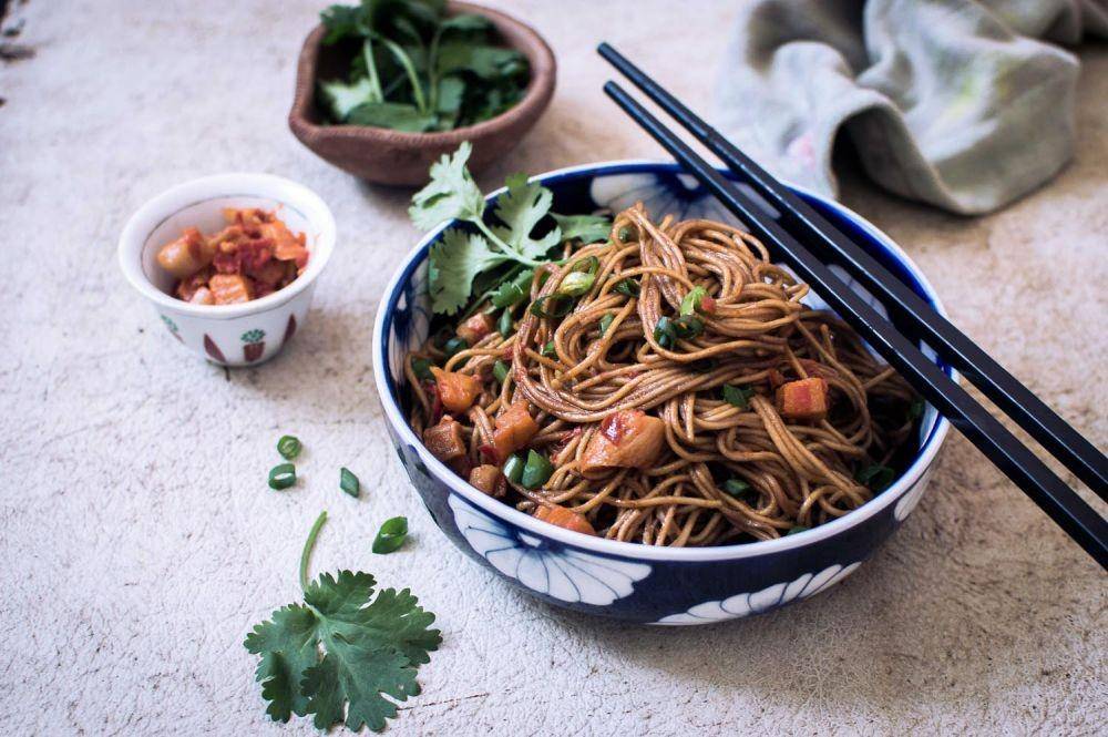 heneedsfood.com