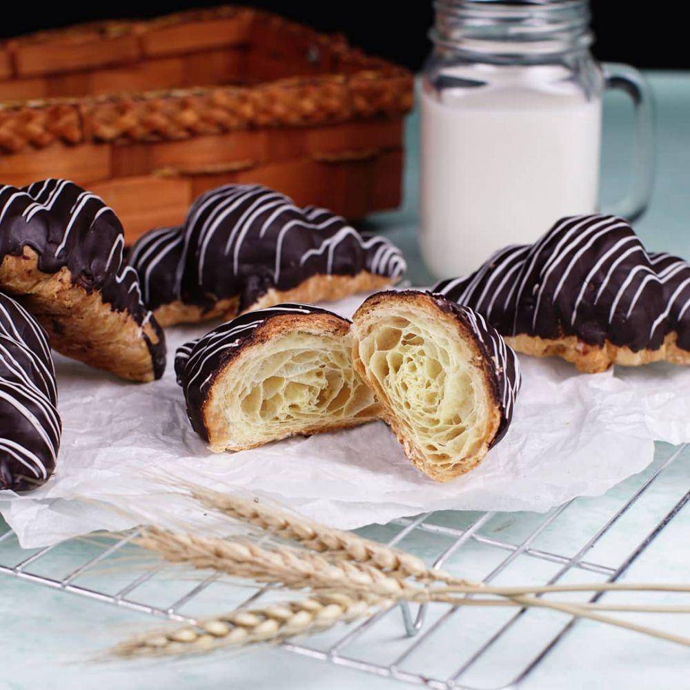 instagram.com/hollandbakeryindonesia