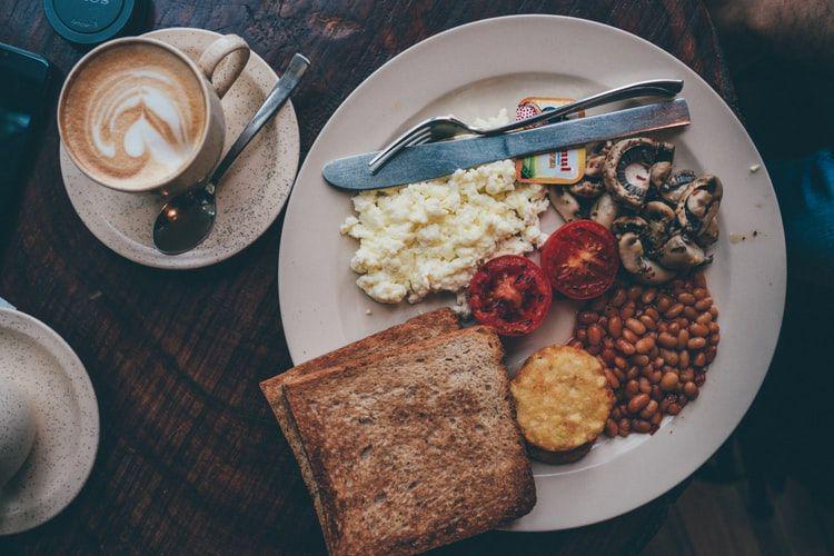 Travelling ke Inggris, Jangan Lupa Cicipi 7 Makanan Tradisional Ini