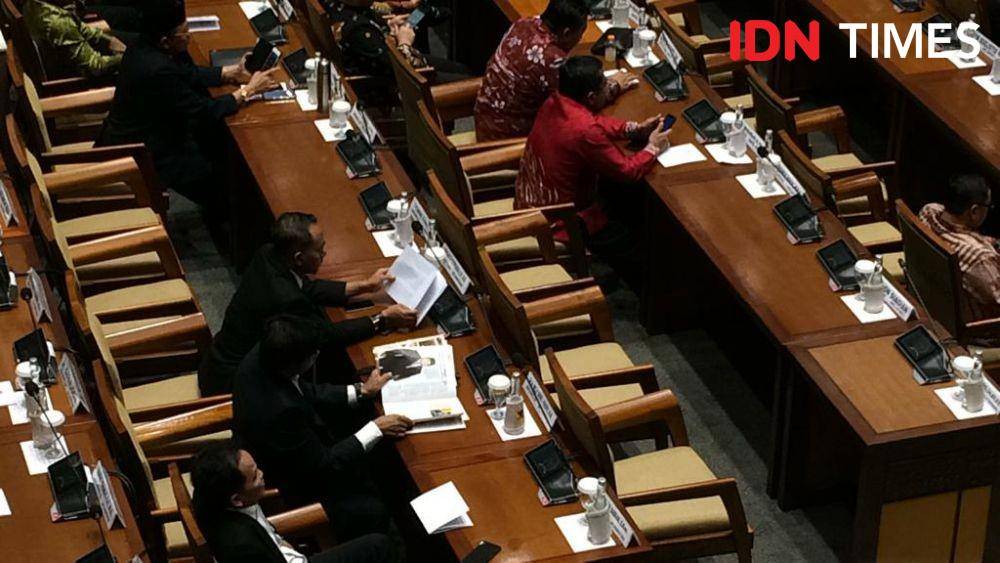 Komisi IX DPR menggelar rapat kerja bersama Kemenkes, Senin (3/2). IDN Times/Irfan Fathurohman