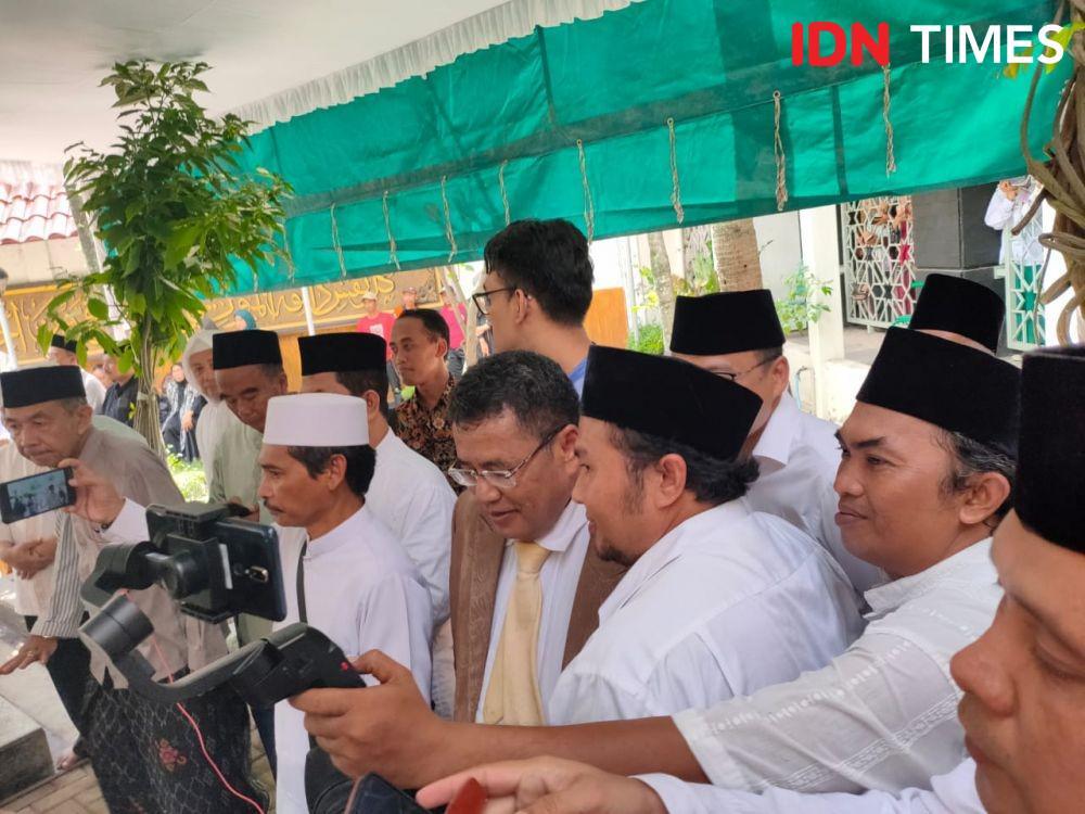 Kenang Gus Sholah, Hotman: Saya Kristen Tapi Diundang ke Pesantren
