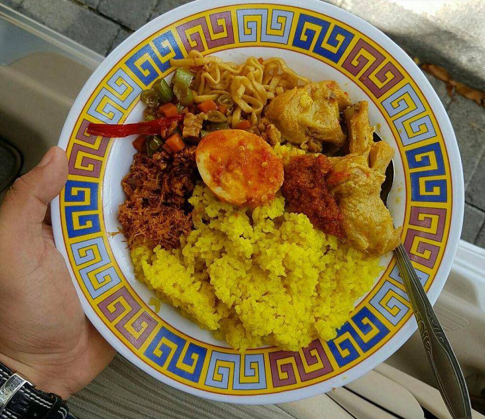 instagram.com/surabayafoodies