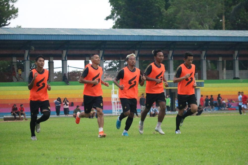 Piala Gubernur Jatim untuk menguji kemampuan pemain asing. IDN Times/ Alfi Ramadana