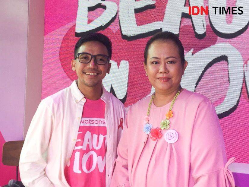 Hasil akhir makeup Bubah Alfian (kiri) pada Astrid (kanan). 4 Februari 2020. IDNTIMES/Nadin Azani