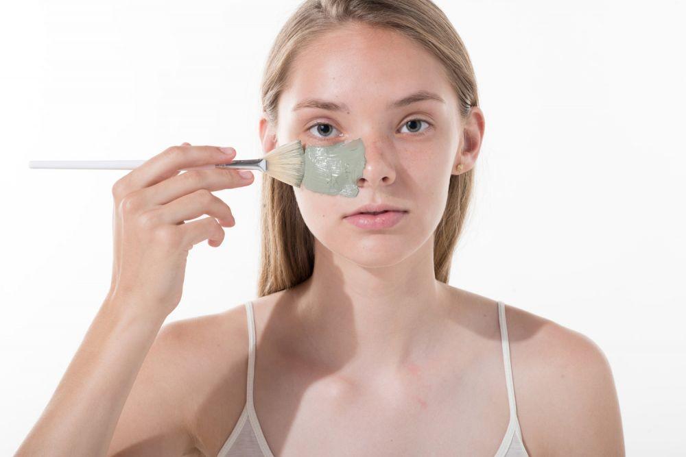 5 Varian DIY Mud Mask Organik dengan Sejuta Manfaat untuk Kulitmu