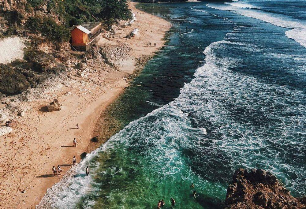 Potret Pantai Balangan (instagram.com/theaddressman)
