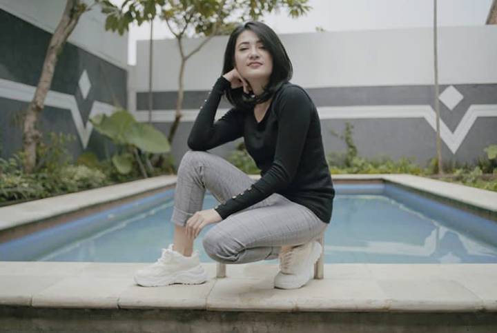 Instagram.com/dj_laras