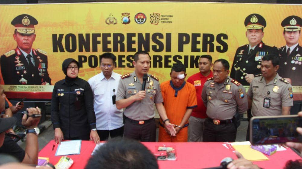 Konferensi pers ungkap kasus penculikan Polres Gresik, Selasa (4/2). (Humas Polres Gresik).