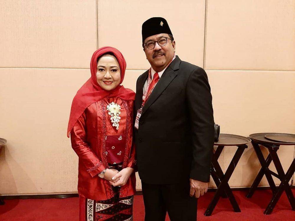 Rano Karno dan istri (instagram.com/dewiranokarno)