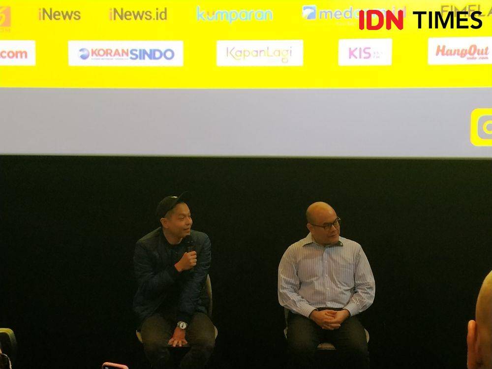 (Kiri) Ernest Prakasa dalam press conference FLIX Cinema di Jakarta. 5 Februari 2020. IDN Times/Nadia Umara