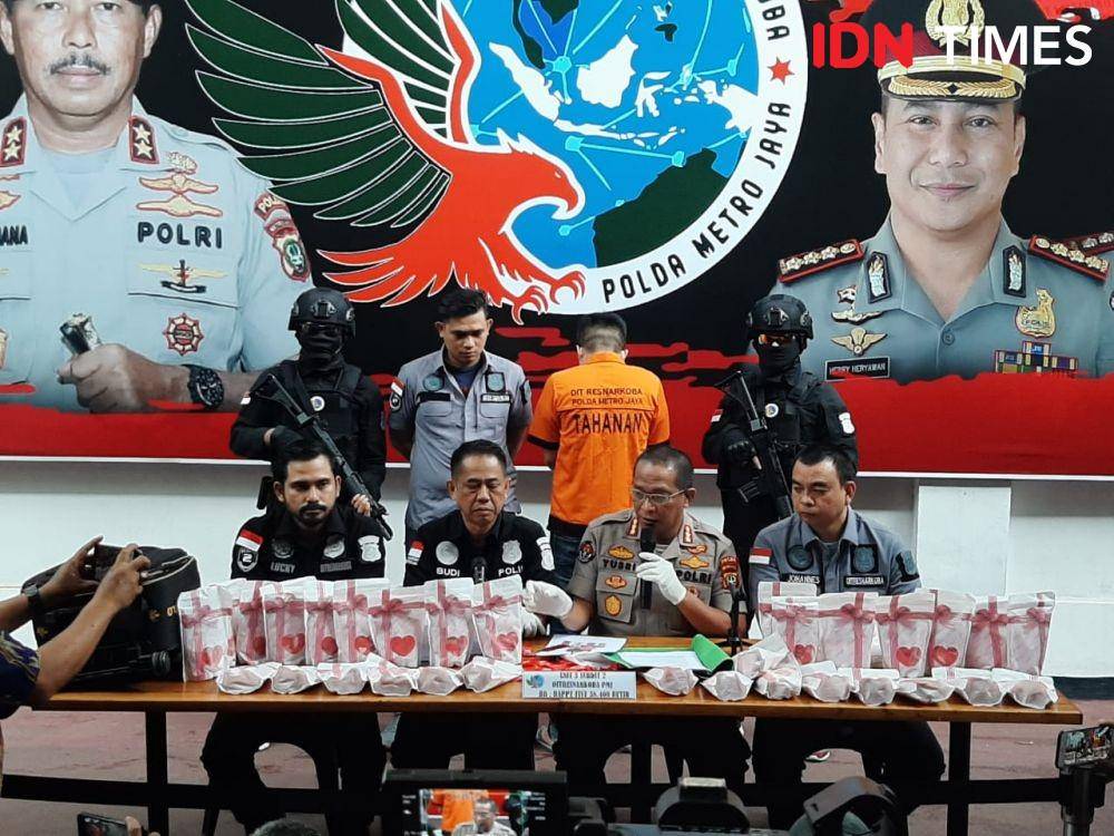 Konpers pengungkapan narkoba jenis happy five (IDN Times/Axel Jo Harianja)