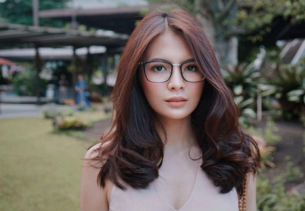 10 Potret Sonya Pandarmawan, Artis Berdarah Taiwan yang Memesona