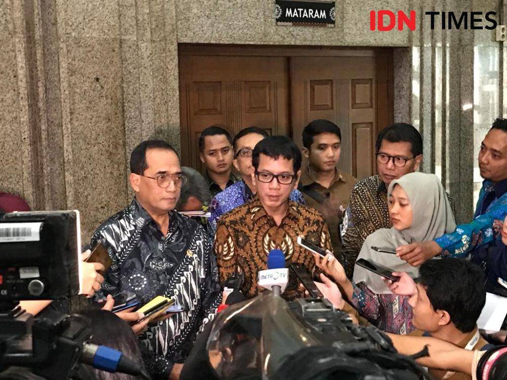 Menteri Perhubungan Budi Karya Sumadi dan Menteri Pariwisata Wishnutama. (IDN Times/Hana Adi Perdana)