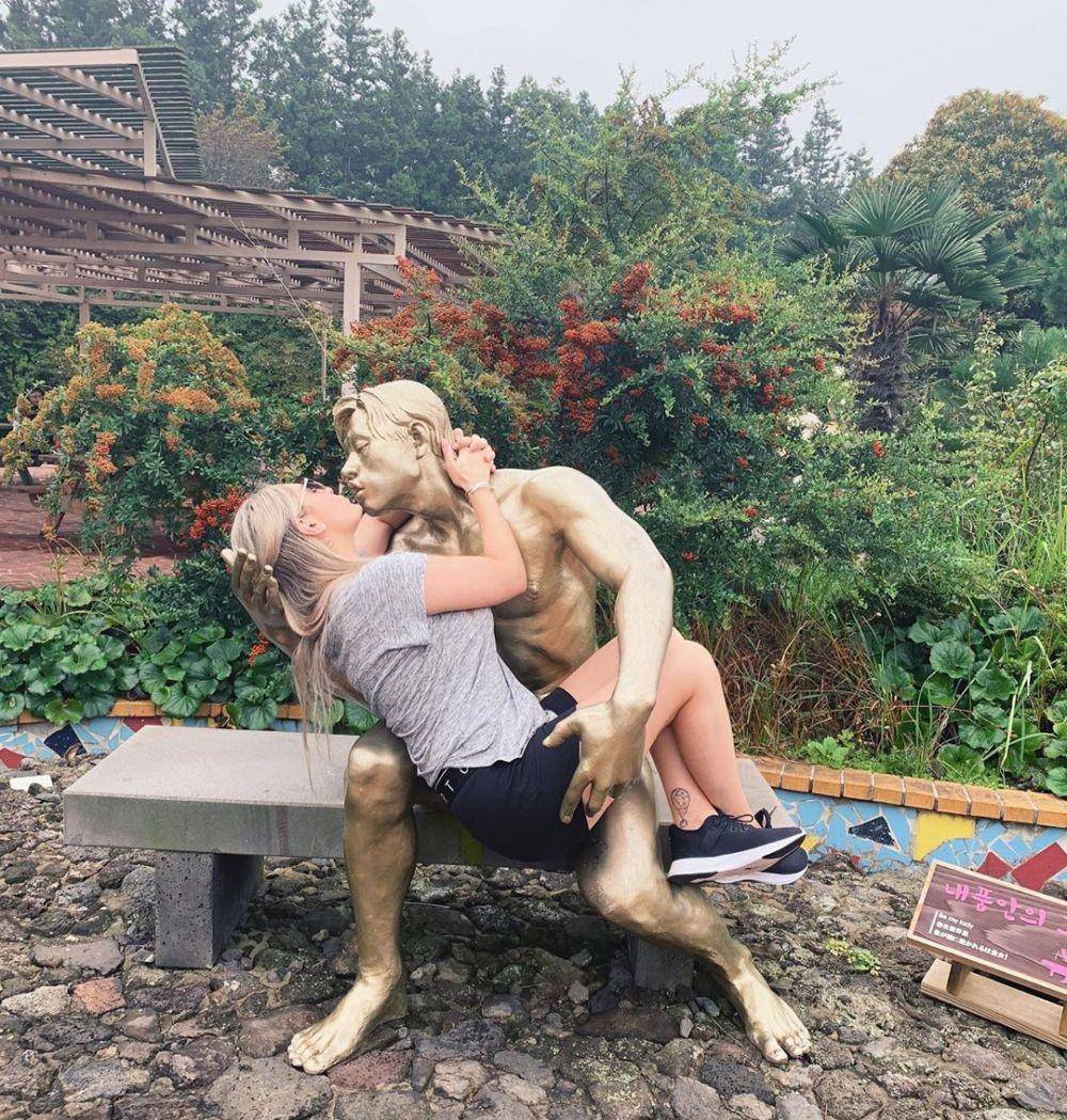 instagram.com/j.r.hull