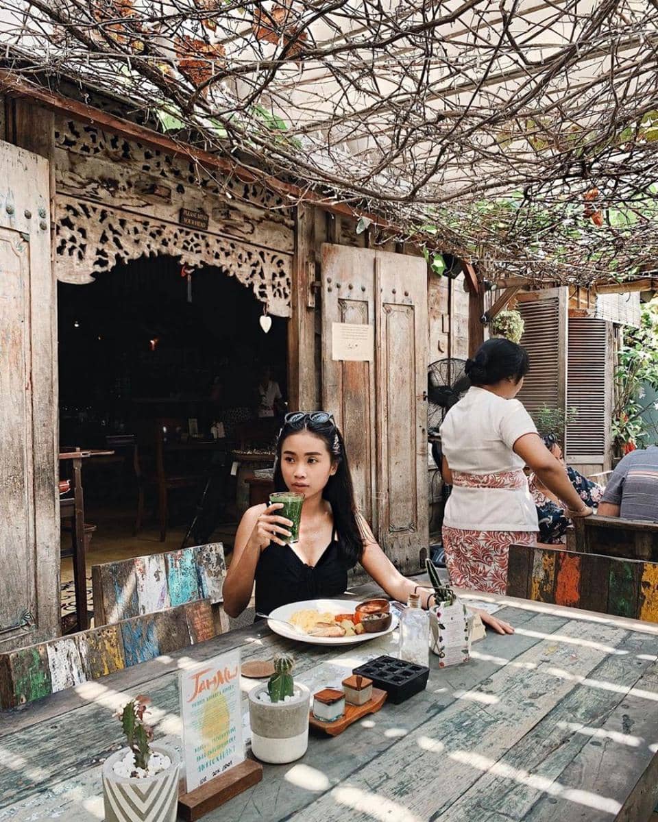 instagram.com/ayyarenita93