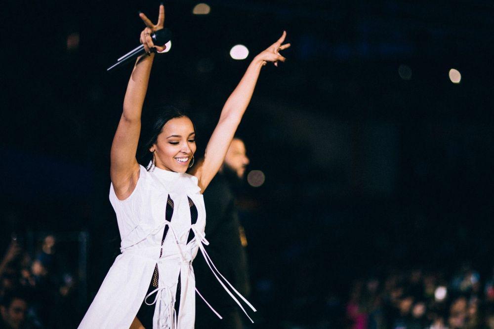 Injak Usia 27, Ini 10 Potret Transformasi dari Tinashe!