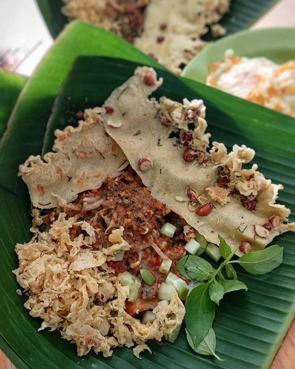 instagram.com/frizzfoodie
