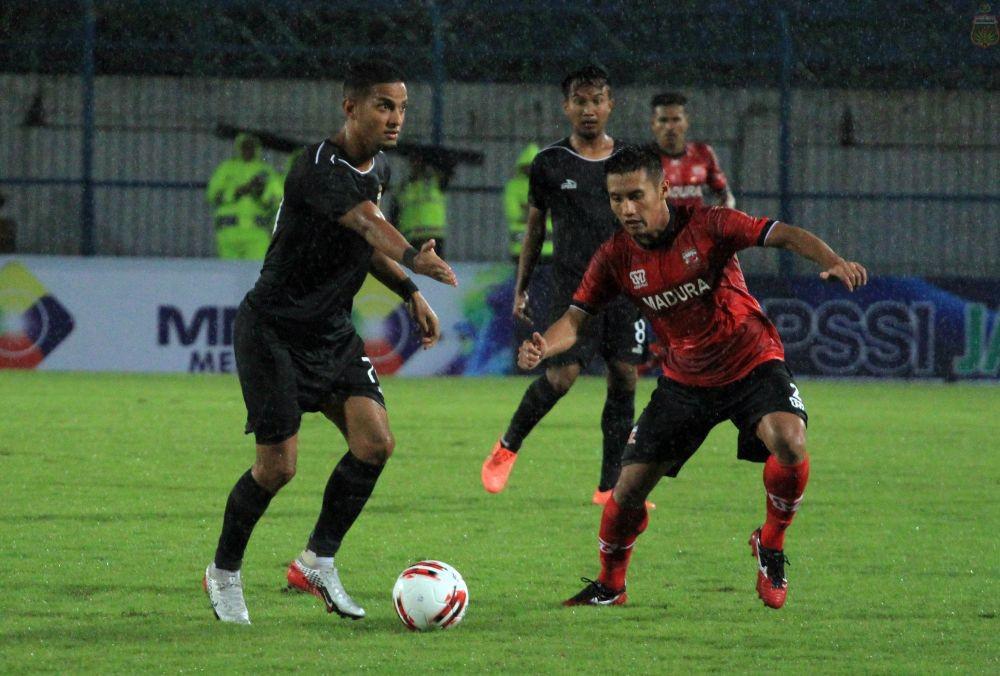 Diimbangi Madura United, Paul Munster: Wasit Indonesia Selalu Begitu