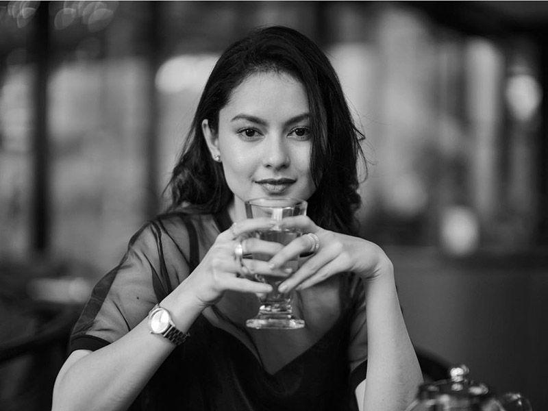 10 Potret Menawan Clara Bernadeth, Pemeran Yura di Film Tersanjung