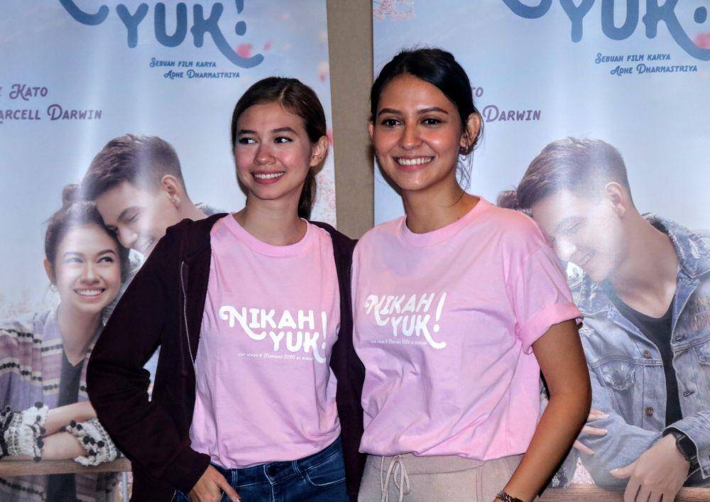 Yuki Kato dan Aliyah Faizah saat promo film Nikah Yuk di Malang. IDN Times/ Alfi Ramadana