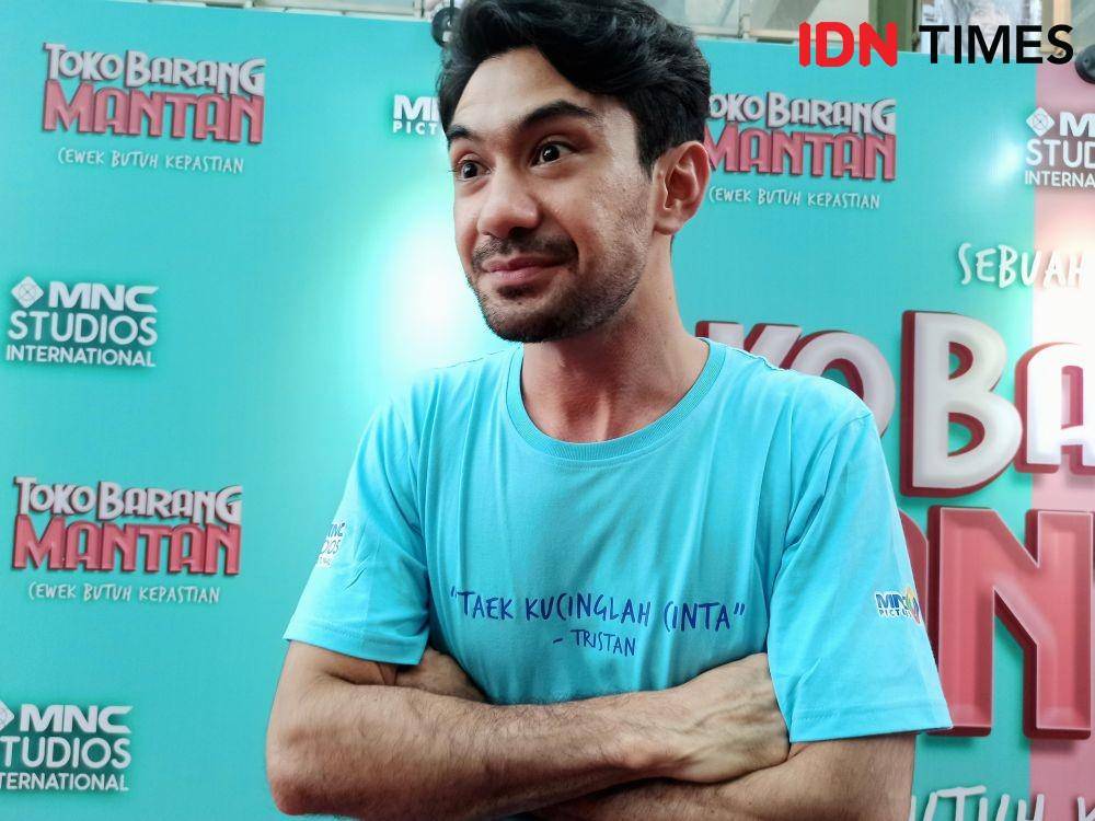 Reza Rahadian di presscon dan screening film Toko Barang Mantan di Epicentrum, Jakarta, pada selasa (11/2). IDN Times/Erfah Nanda