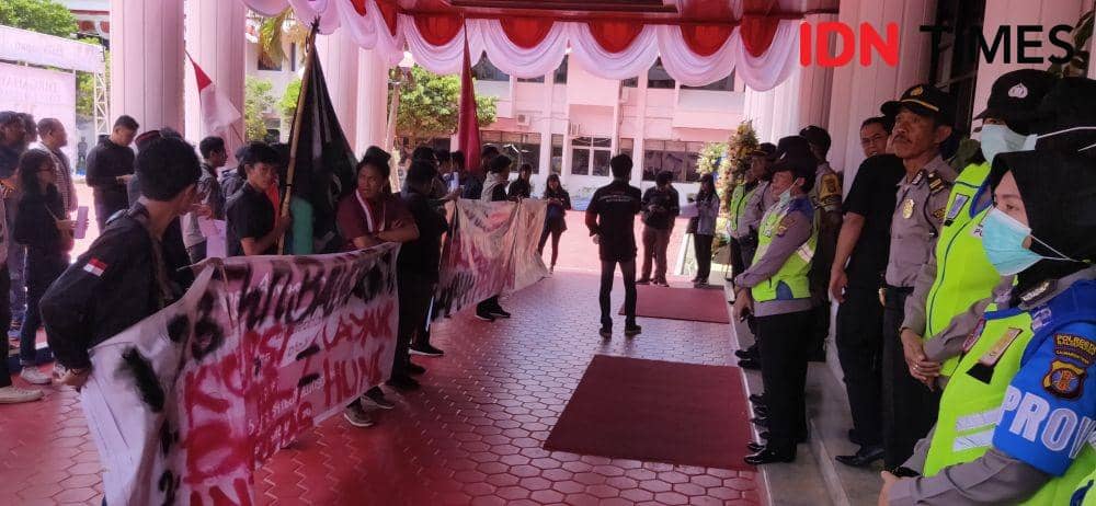 HUT Kota Balikpapan, Mahasiswa Demo Tuntut Penyelesaian Kasus Hukum