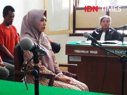 Febi saat menjalani sidang lanjutan perkara ITE yang menjeratnya, Selasa (11/2). (IDN Times/Prayugo Utomo)