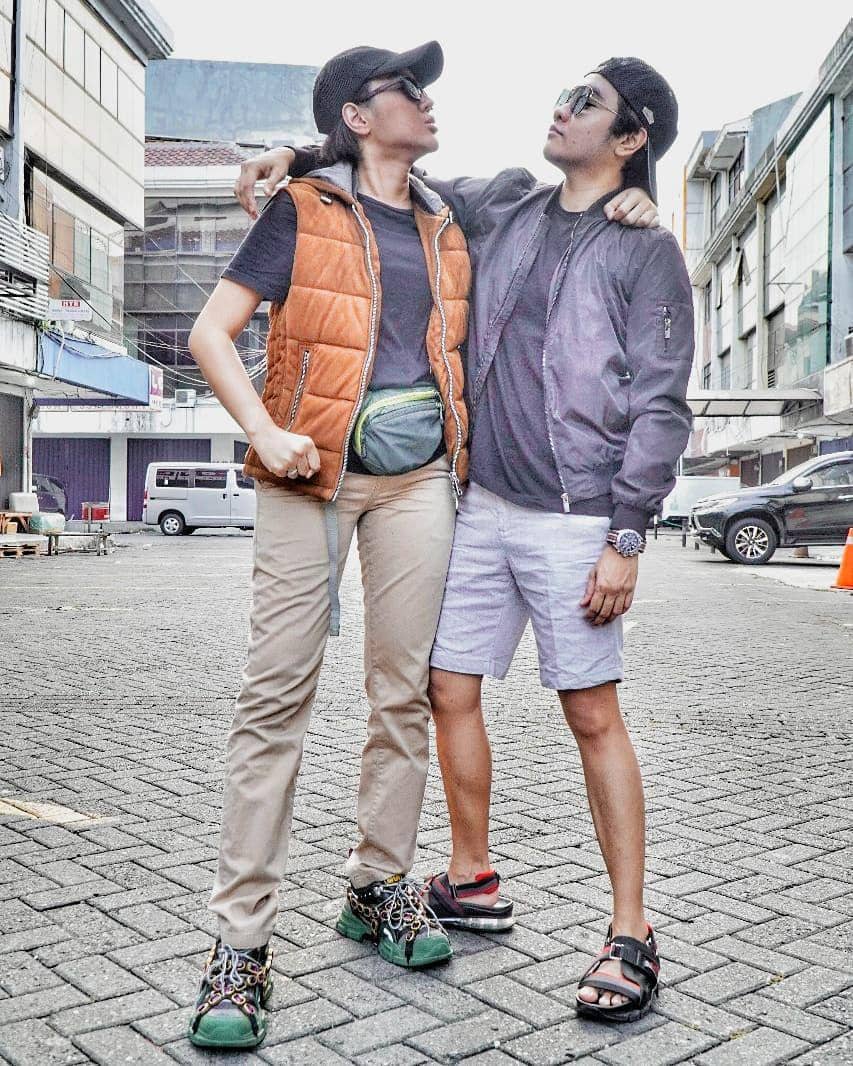 instagram.com/ashgreyz